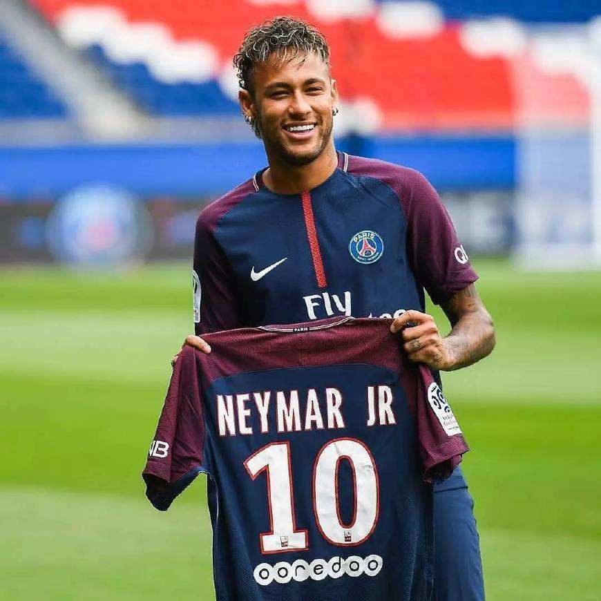  门兴格拉德巴赫锋霸戴帽领跑射手榜之争