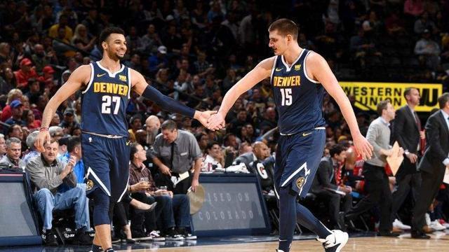  穆雷生涯新高50分马刺爆冷击败卫冕冠军掘金